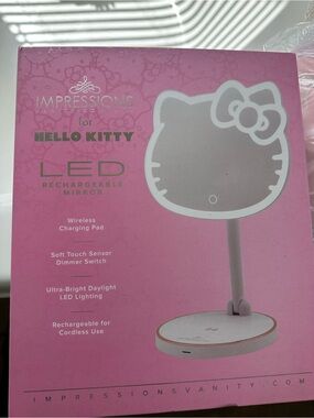 Impressions for Hello Kitty LED Rechargeable Mirror - Pink